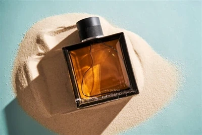 Com millora la pols de Sclareolide el perfil d’olor en perfums?
